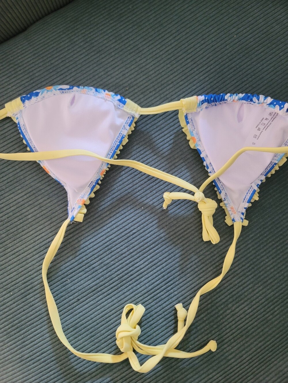 Retro Style Daisy Ruffle Bikini Set Size Small - Picture 8 of 9